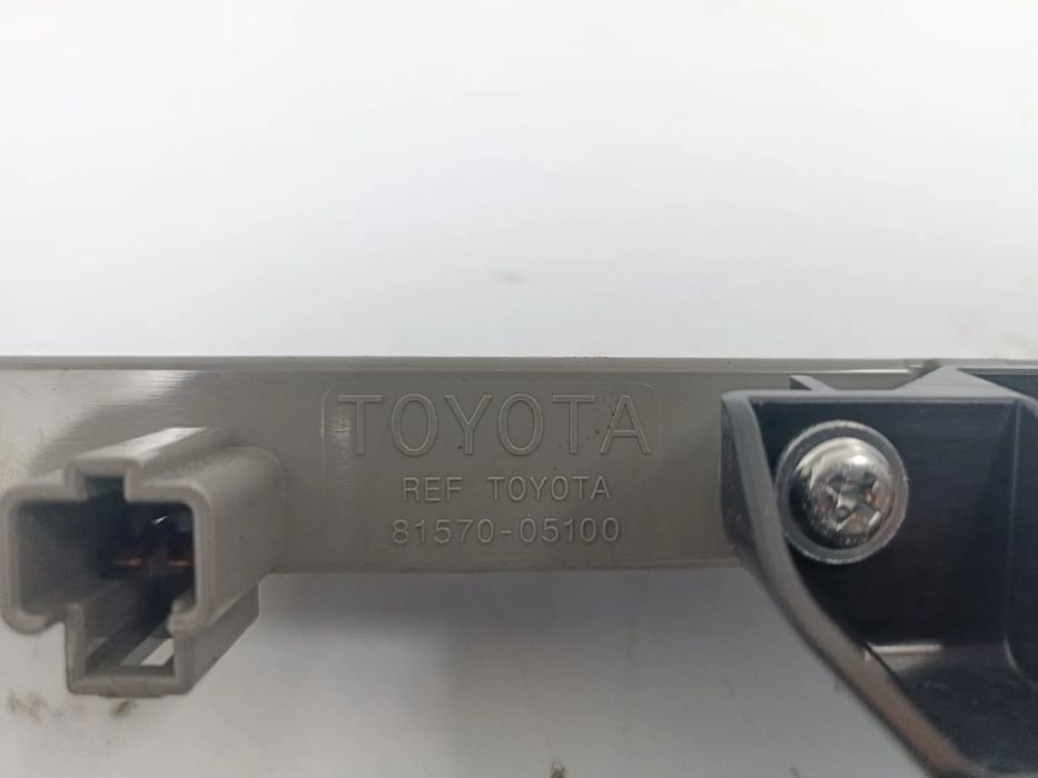 Luz stop adicional / 3º stop TOYOTA Auris Touring Sports (_E18_)