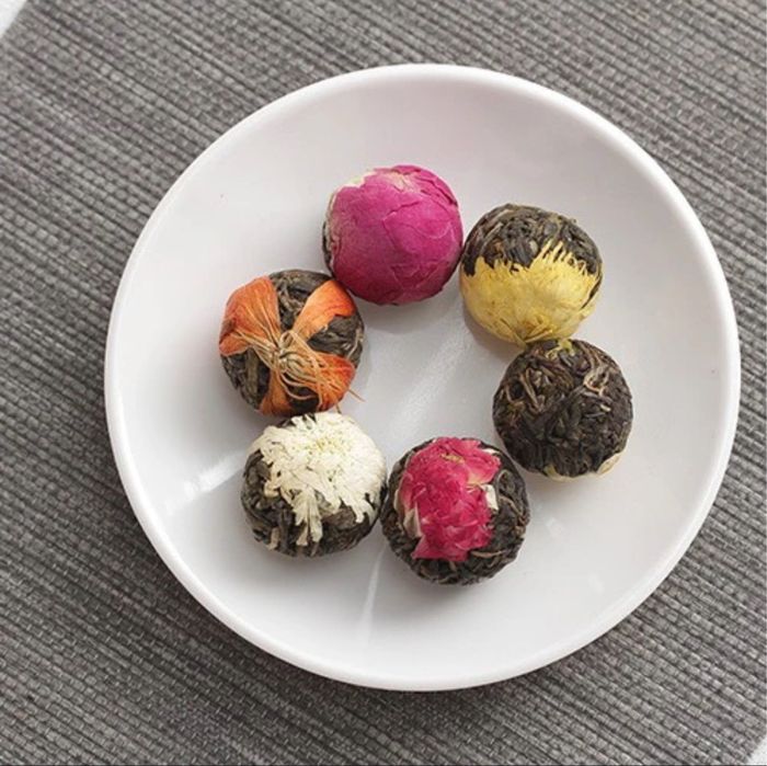 Чай з квітами в подарунковій коробці