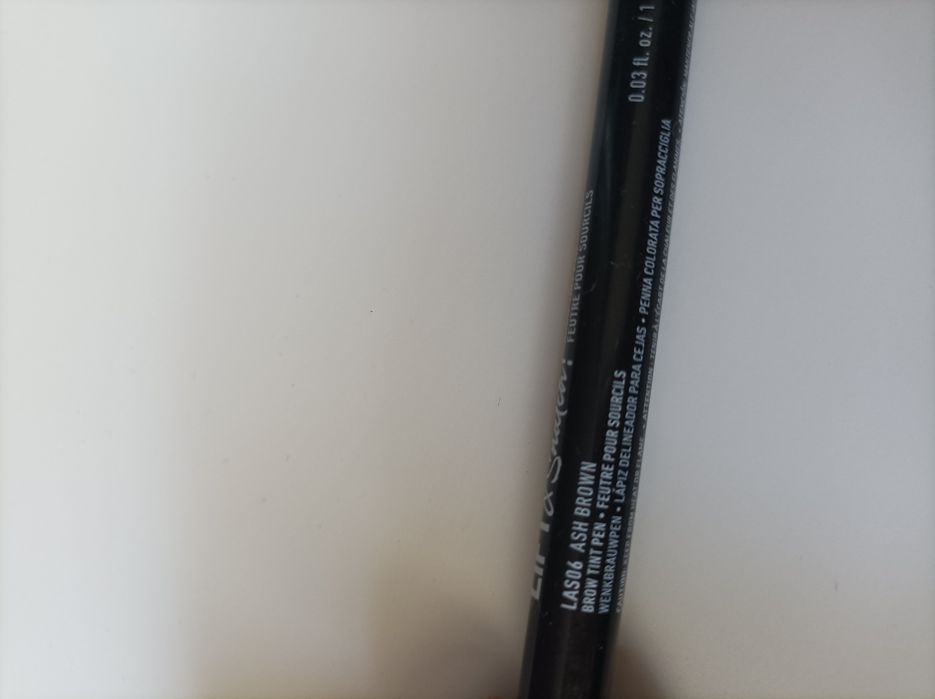 Nyx pisak do brwi odcień ash brown