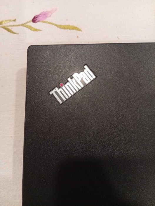 LENOVO Thinkpad T560 Intel i5-6200U Ecran 15.6” FHD 8GB RAM 256GB SSD!