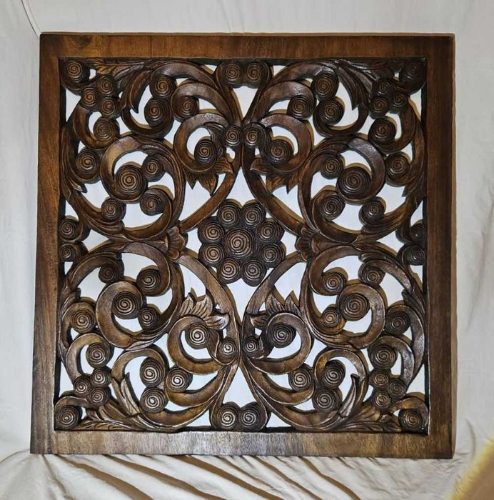 Painel decorativo de madeira maciça entalhada (2 peças)