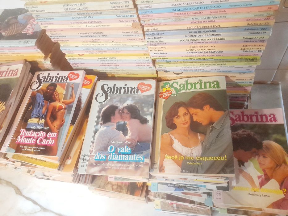 Conjunto de 350 Livros Sabrina Diversos