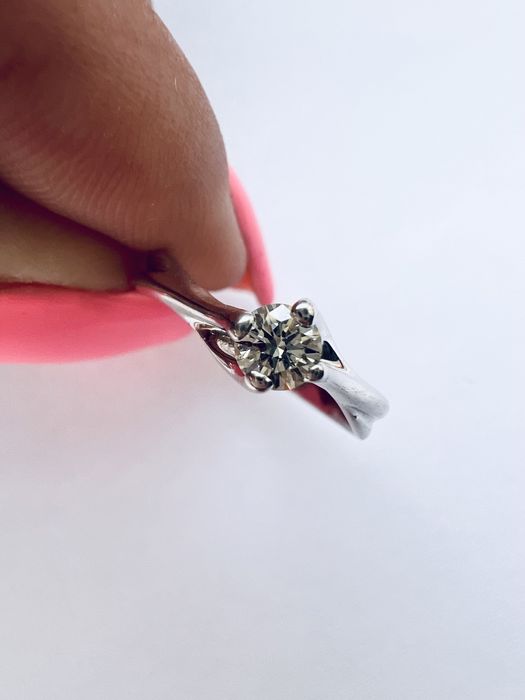 Золотое кольцо с бриллиантом 0,21ct КЮЗ белое золото 585 проба