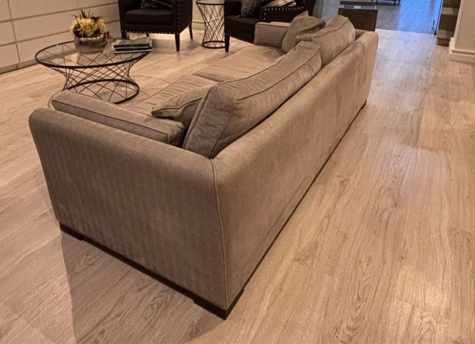 Sofá cinza beje em bom estado