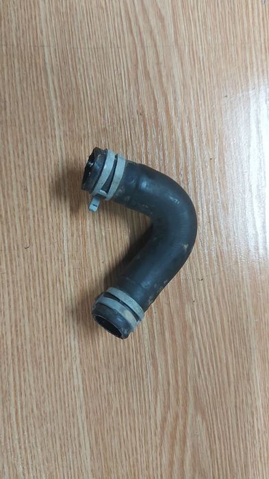 Porsche taycan audi etro gt  патрубок системи охолодження 9j1815556