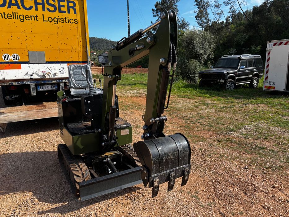 Mini-giratória 1300kg - Nova