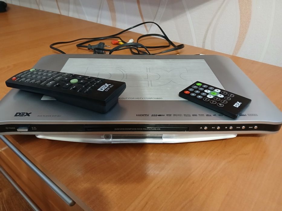 DVD плеєр DEX і диски з фільмами та мультфільмами