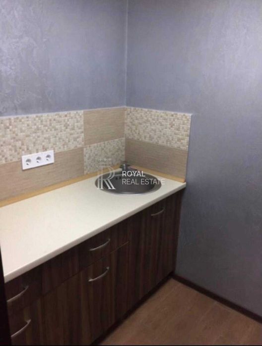 Оренда приміщення Подільський район Дегтярна 7 40 м Воздвиженка ТОРГ