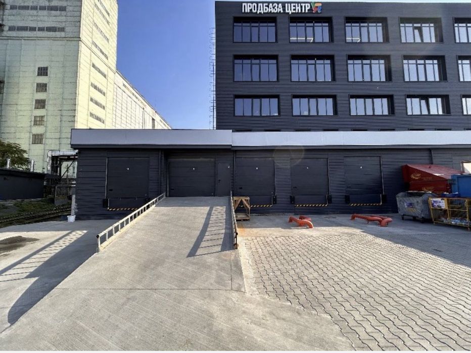 Здається в довгострокову оренду приміщення під магазин, на Подолі