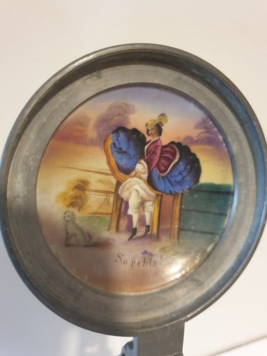 Antiga caneca de cerveja bávara com 2 imagens eróticas pintadas à mão