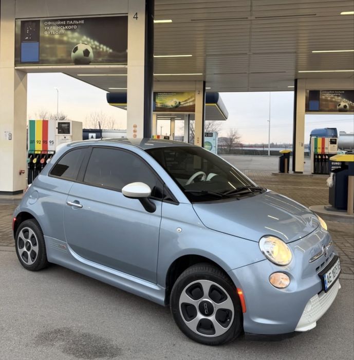 FIAT 500e,2015год