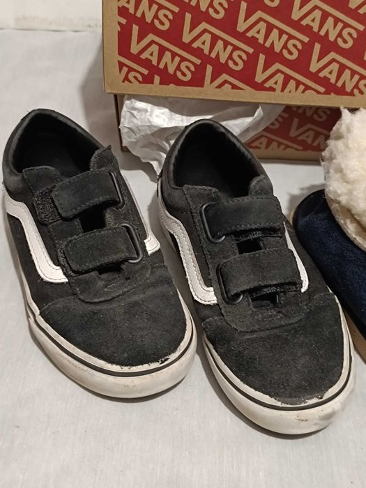 Sapatilhas Vans e Pantufas N.31