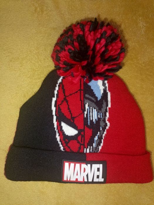Шапка Marvel на 10-13 років