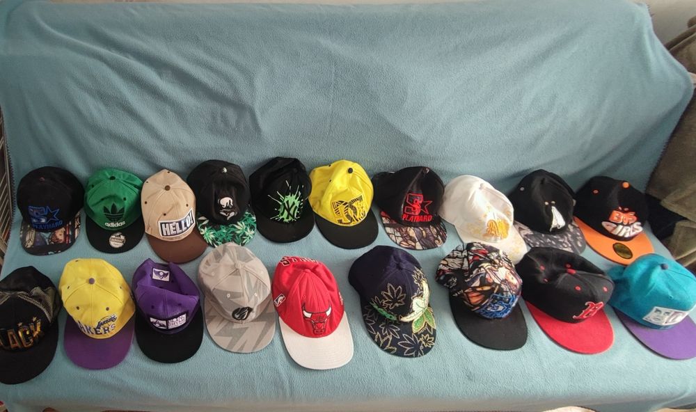 Lote 19 Bonés - venda em conjunto