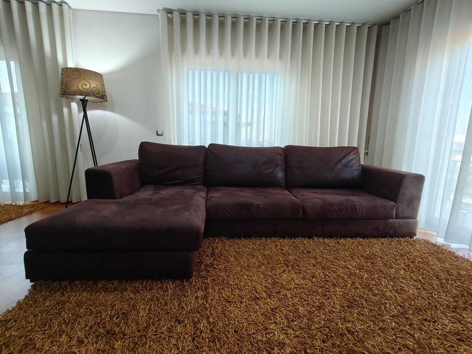 Sofá com Chaise Longue marca Las Kasas (impermeabilizado)