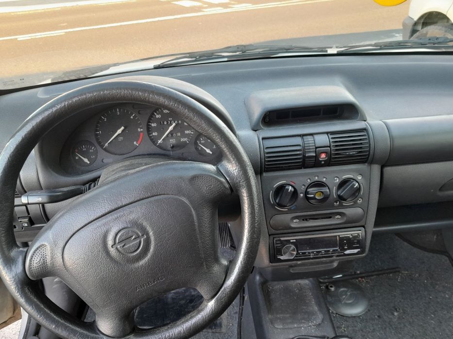 Vendo opel corsa