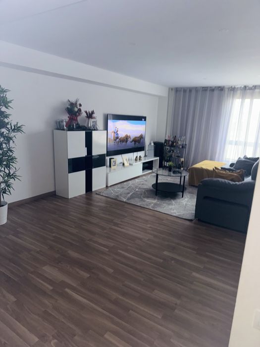 Quarto disponivel na tapada das merces entrada imediata.