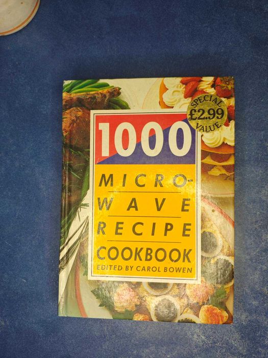 1000 Microwave Recipe Cook Book-Carol Bowen