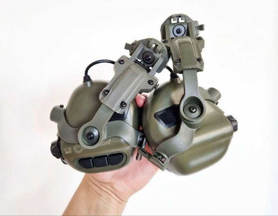 Тактичні навушники  Earmor M31 на шолом кріплення чебурашки + ліхтар