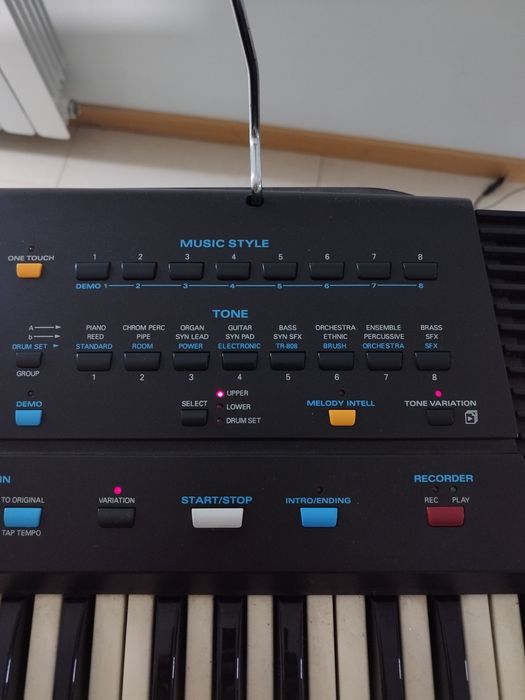 Teclado Roland E-12 Intelligent Keyboard