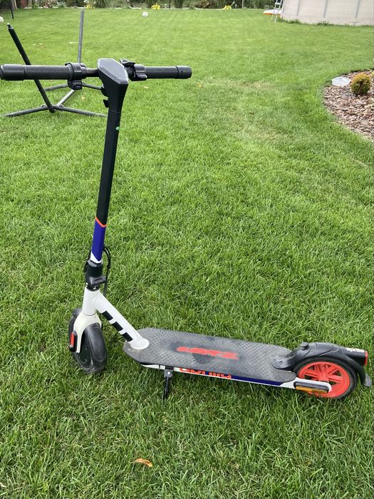 Hulajnoga elektryczna aprillia esrz