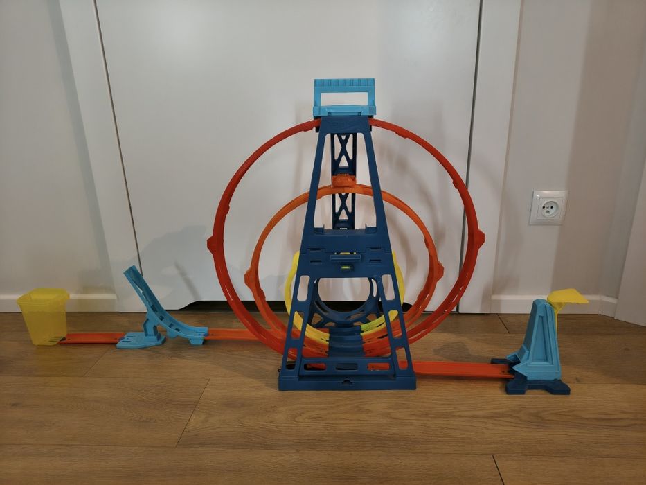 Potrójna pętla Hot Wheels