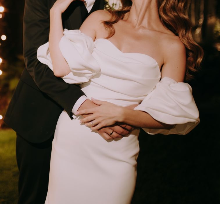 Suknia ślubna rybka z trenem i bufkami gładka satyna