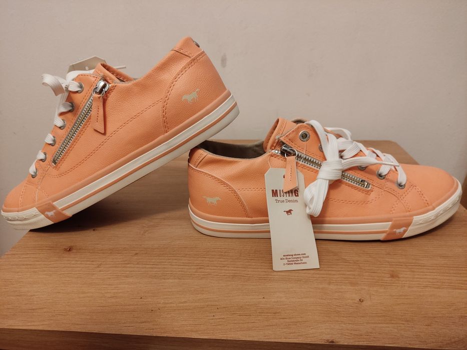 NOWE buty MUSTANG rozmiar 41