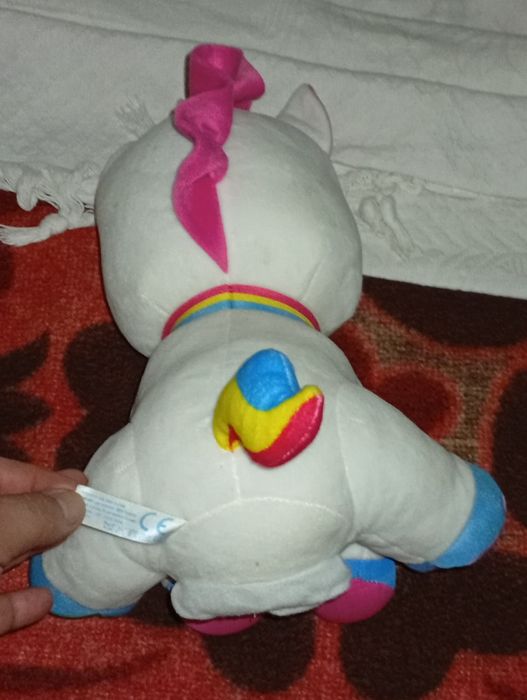 Unicórnio da baby clementoni muito bem funcional