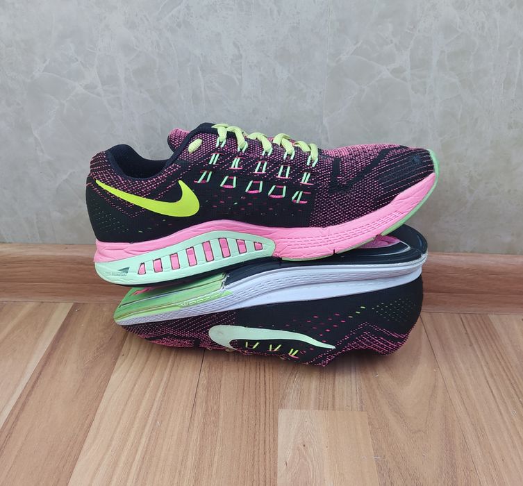 Nike- стильні кросівки (унісекс),р.39,5