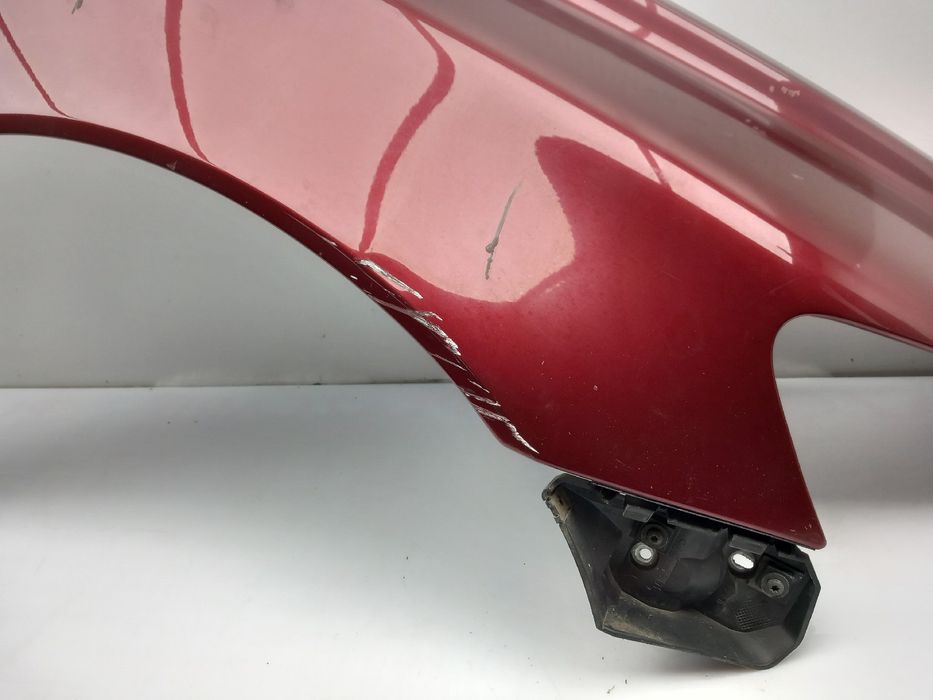 Guarda-lamas direito VOLVO V50 (MW)