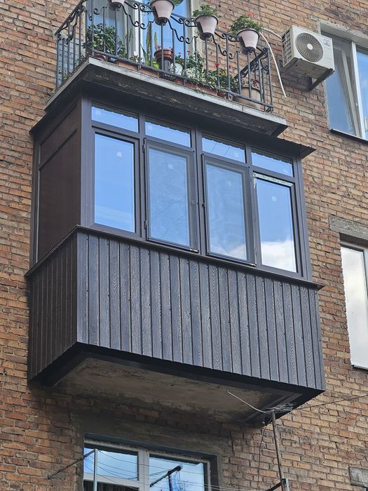 Балкони під ключ. Металопластикові вікна.Євідновлення. УютПласт.