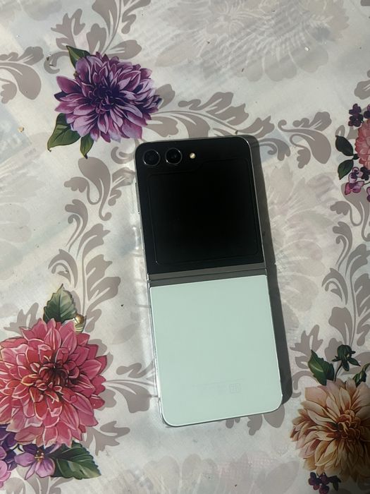 Samsung Galaxy flip 5 8/256