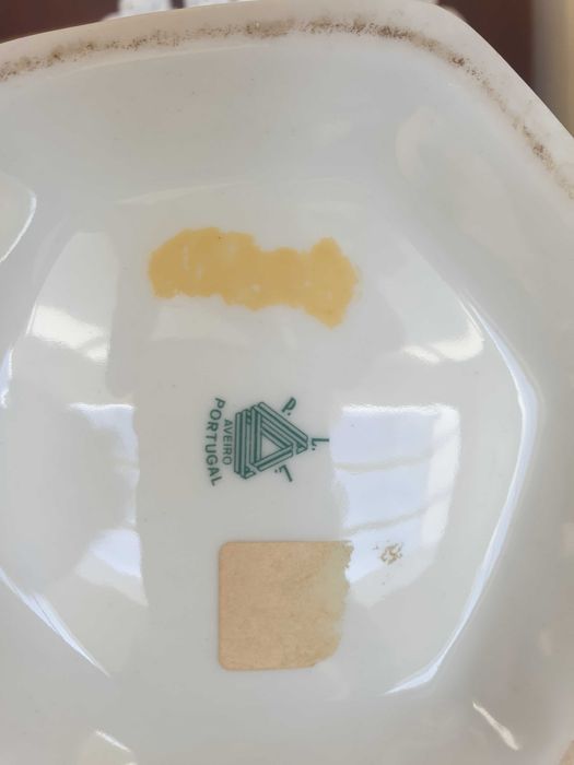 Pote de porcelana da PLL Aveiro pintado á mão