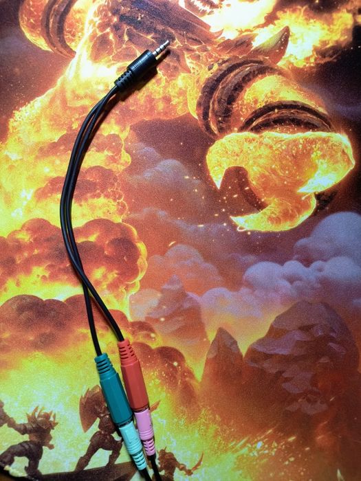 Продам дротові навушники з мікрофоном ДЕШЕВО