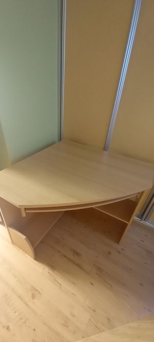 Biurko narożne kolor bukowy