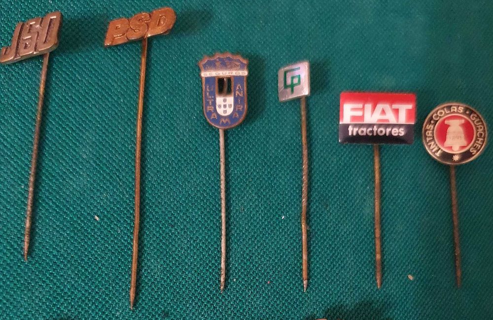 PINs e Alfinetes antigos: Militares, Políticos, Bancos, Desporto, PUB