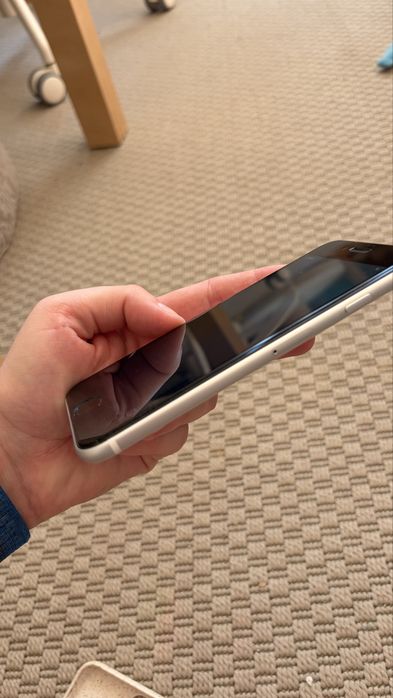 Iphone SE 2020 (64 gb, 79% baterii)