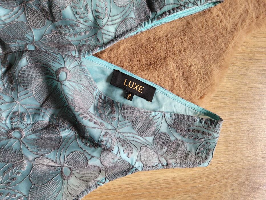 Piękna i lekka sukienka