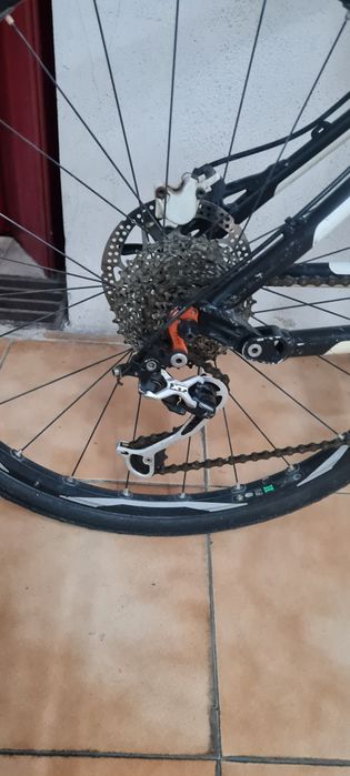 Bicicleta  cube rodas de estrada