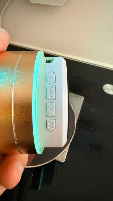 Mini Coluna Bluetooth Portátil – Led RGB – Como Nova