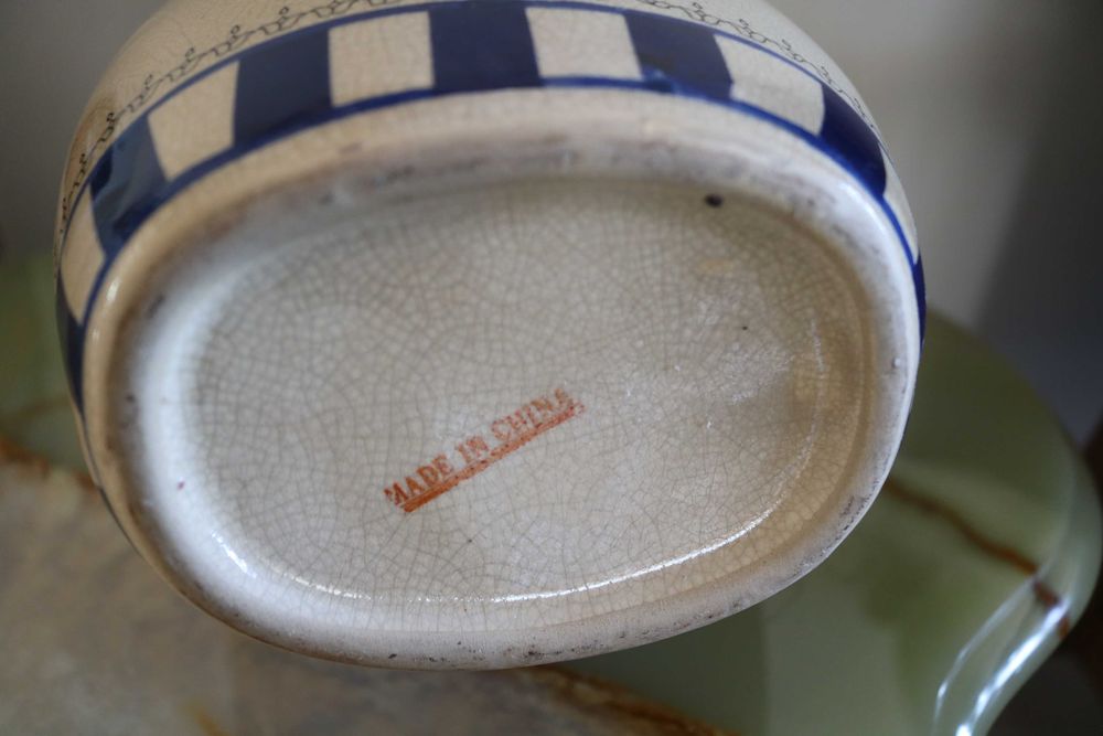 Jarra alta em cerâmica