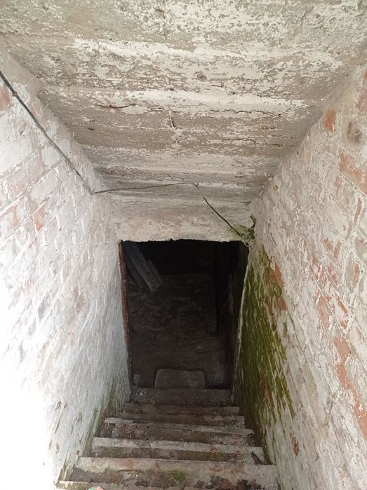 Оселя біля Чернігова. Поряд річка Десна. Є-ВІДНОВЛЕННЯ.