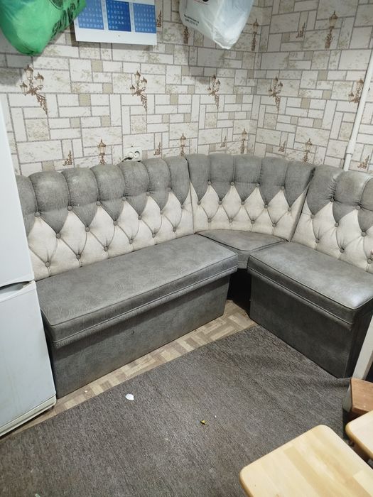 Класичний м'який куточок в кухню