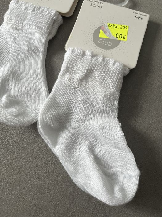 Cieńkie skarpetki niemowlęce białe eleganckie okazjonalne polska 6-9
