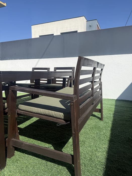 Conjunto Mesa e Cadeiras Exterior