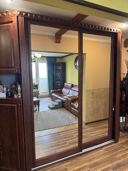 Шафа для одягу передпокою та вітальні