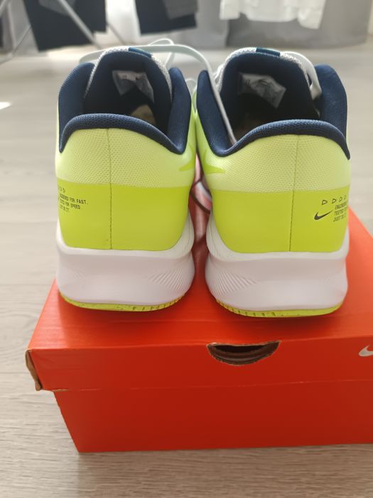 Продам нові чоловічі кросівки Nike
