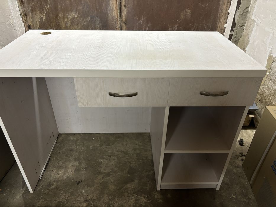 Продам стіл 2 шт, стіл гарячий для плексування