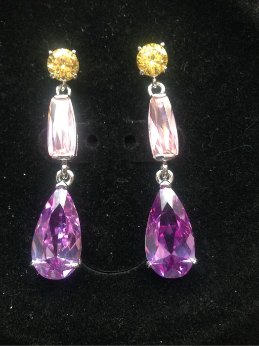 Наборы женских украшений, бижутерия